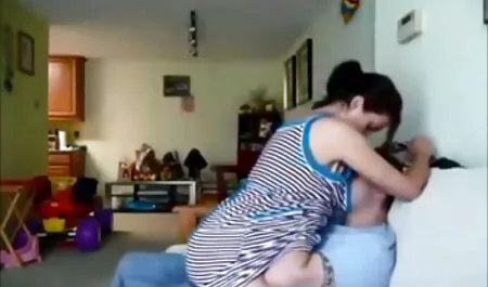 MMV FILMS Sexy Granny assaggia la carne fresca video porno amatoriali coppie italiane dell'atleta