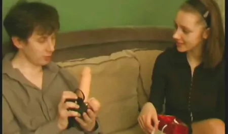 Dolce bruna chiacchierando e film porno italiani amatoriali accarezzando