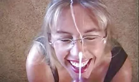 Leeanna Usa la sua video porno mature amatoriali italiane lingua per rendere Lavender Cum