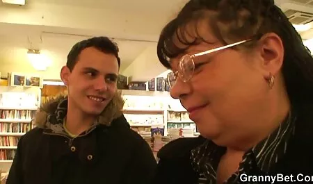 Due nonne giocare porno amatoriale italiani con il cazzo & amp; ogni altri
