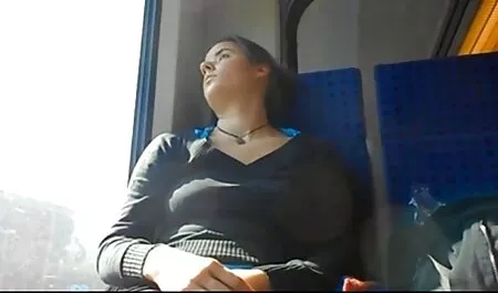 La mamma di una casalinga video xxx amatoriali italiani eccitata ottiene il piacere che brama