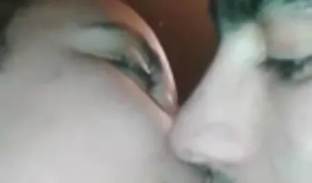 Ricco Giapponese Mami Sugiyama video porno amatoriale italiana utilizza il giocattolo del sesso uncensored