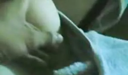 Procace Sarah scopata e scopata video porno amatoriale diciottenne ottiene sperma sulle sue tette