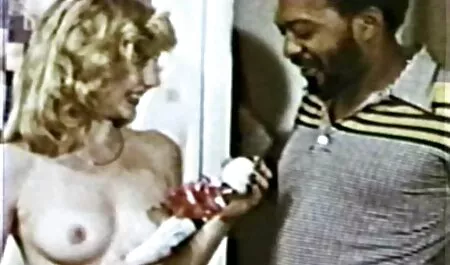 PropertySex-agente immobiliare usa il sesso per trovare un cliente porno amatoriale dialoghi italiani