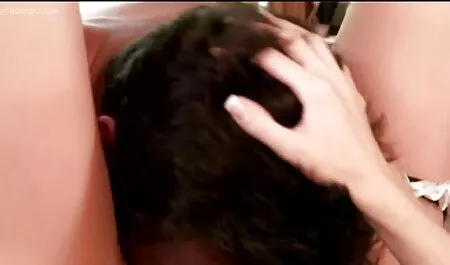 Doppia Penetrazione con dildo porno mogli amatoriali italiane