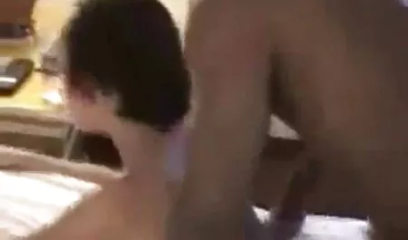 Fake Cop Brunette si video porno amatoriale italiana diverte all'aperto