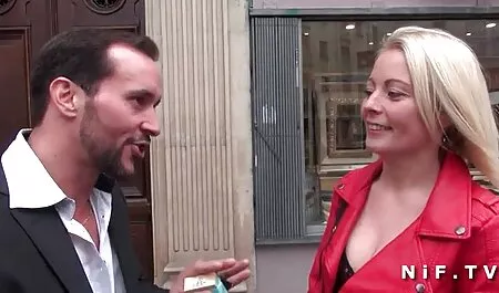 Cattivo Milf dà porno italiano amatoriale fatto in casa un handjob massaggio