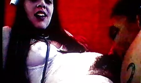 AllInternal dolce adolescente Tina riempie video porno italiani amatoriale i suoi buchi