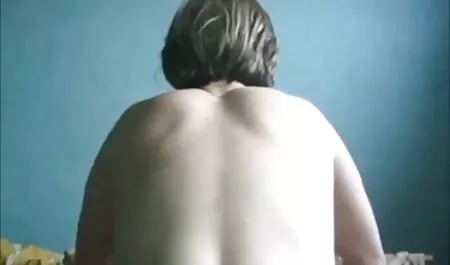 Smashing video xxx italiani amatoriali Fetish: la gigantessa Dea Lucy schiaccia gli uomini dell'esercito con i tacchi / Luciwants