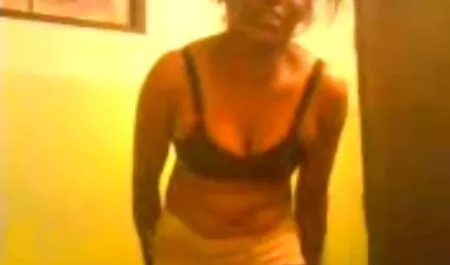 Rika Sonohara cattura video sex amatoriali italiani un grosso cazzo e lo succhia