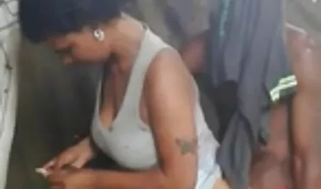 Bel orso si masturba video porno gratis amatoriale italiano mentre il suo amante lecca i suoi piedi