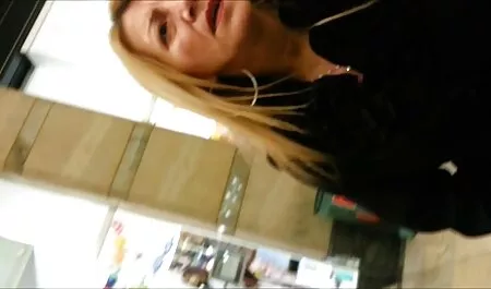 Splendida babe lentamente si spoglia poi si scopa le dita pornografia italiana amatoriale